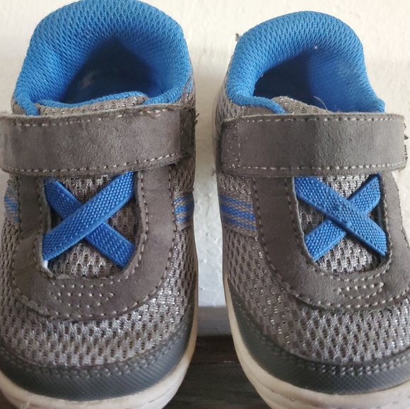 Stride Rite Sneakers - Picture 12 of 12